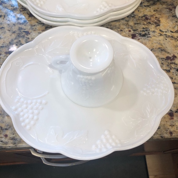 Vintage Milk Glass Colony Harvest Grapes Snack Plate & Cup Sets, Set of 4. - Picture 5 of 7